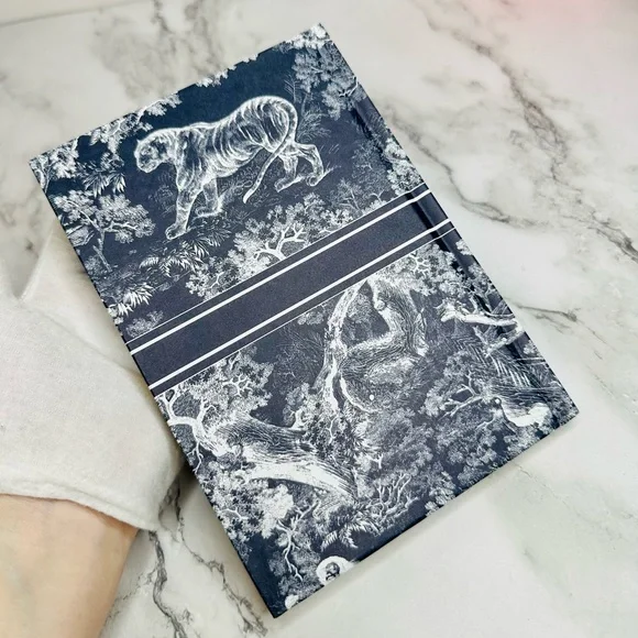 NEW! Christian Dior Blue & White Toile de Jouy Motif Unlined Notebook - Picture 5 of 14